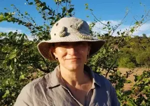 Read more about the article 3 Mar: Cathy Dzerefos: From Edible Wasps to Munchable Mopane