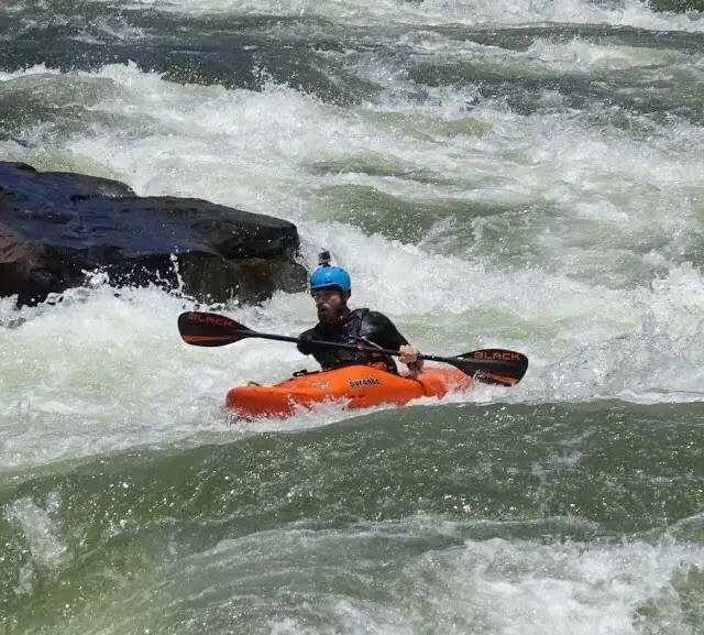 Read more about the article 3 Sep: Nic Paidas: Paddling the Zambezi with one arm